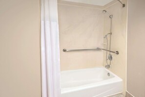 Combined shower/bathtub, deep-soaking bathtub, free toiletries