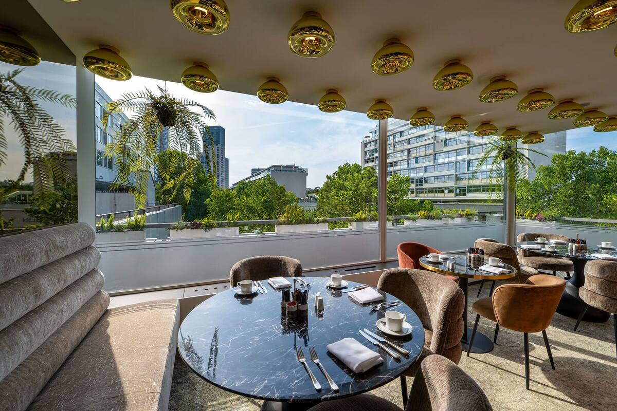 daily buffet breakfast (eur 39 per person)