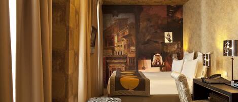 Double or Twin Room (Privilege) | Minibar, in-room safe, individually decorated, desk