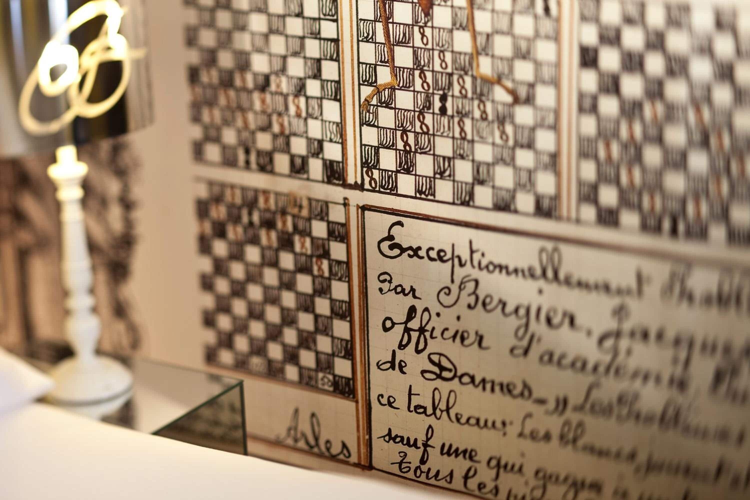 minibar, in-room safe, individually decorated, desk