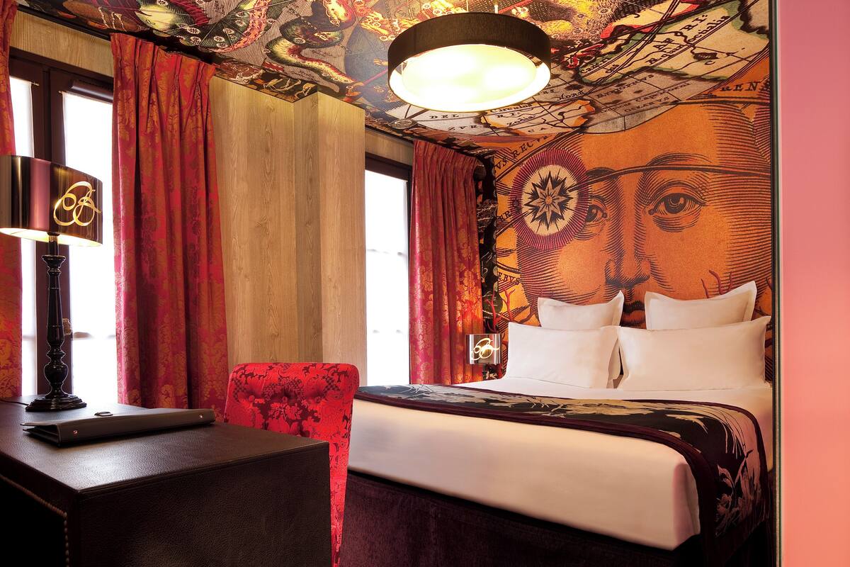 Premium bedding, pillowtop beds, minibar, in-room safe