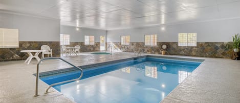 Indoor pool, pool loungers