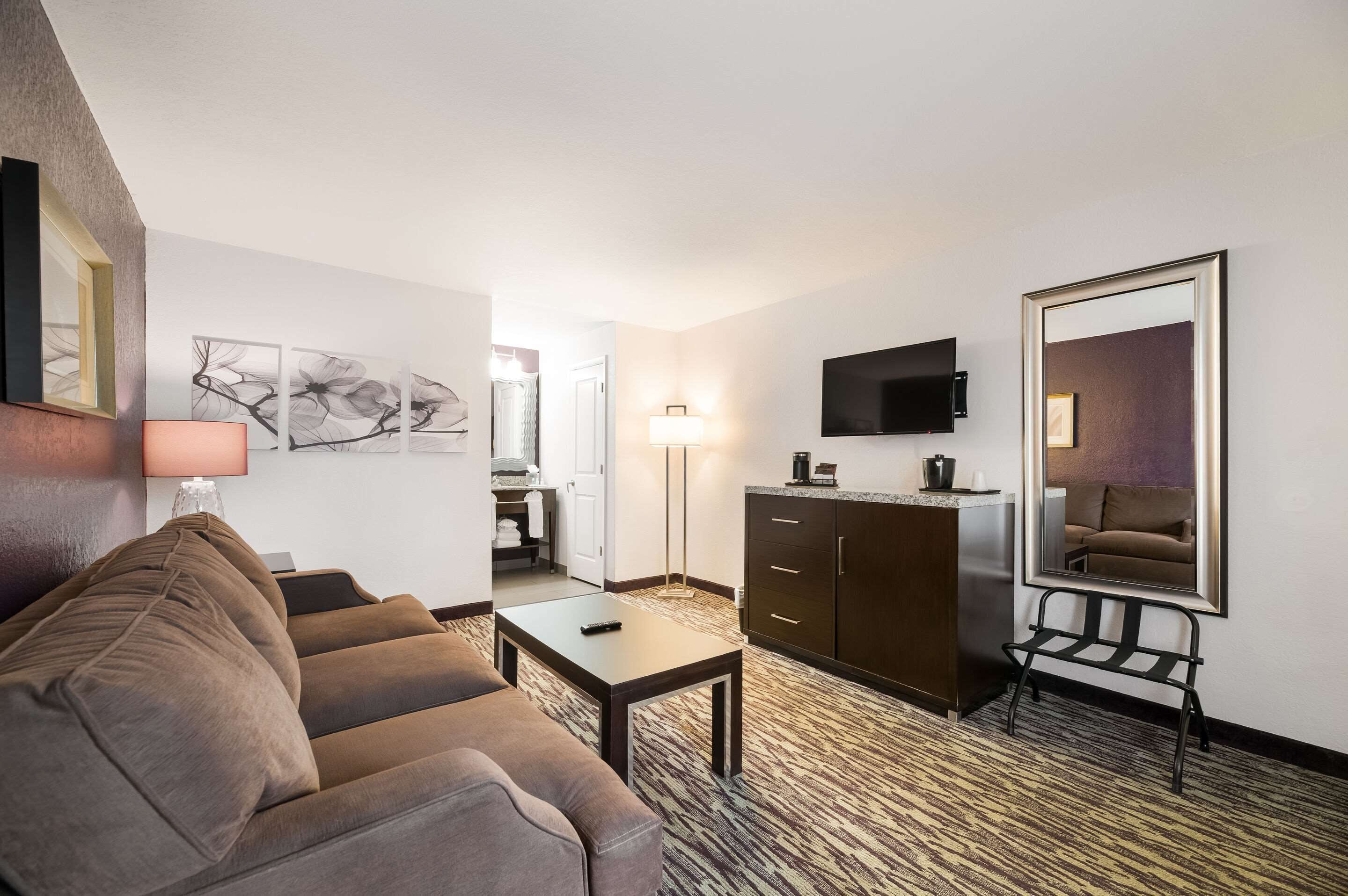 Photo - Clarion Inn & Suites Across From Universal Orlando Resort