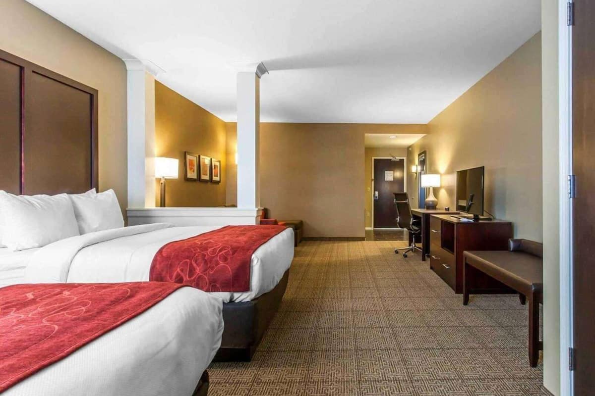 Bureau, fer et planche Ă repasser, accĂšs au Wi-Fi (inclus)