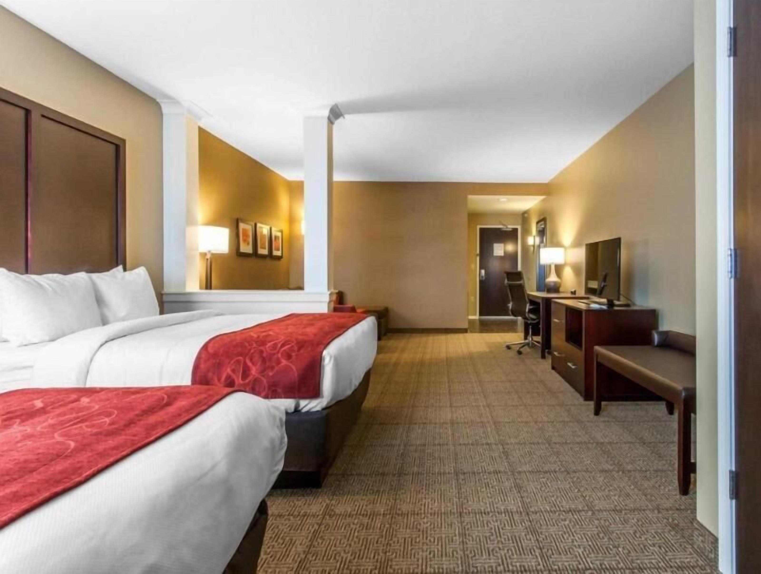 Desk, iron/ironing board, free WiFi, bed sheets