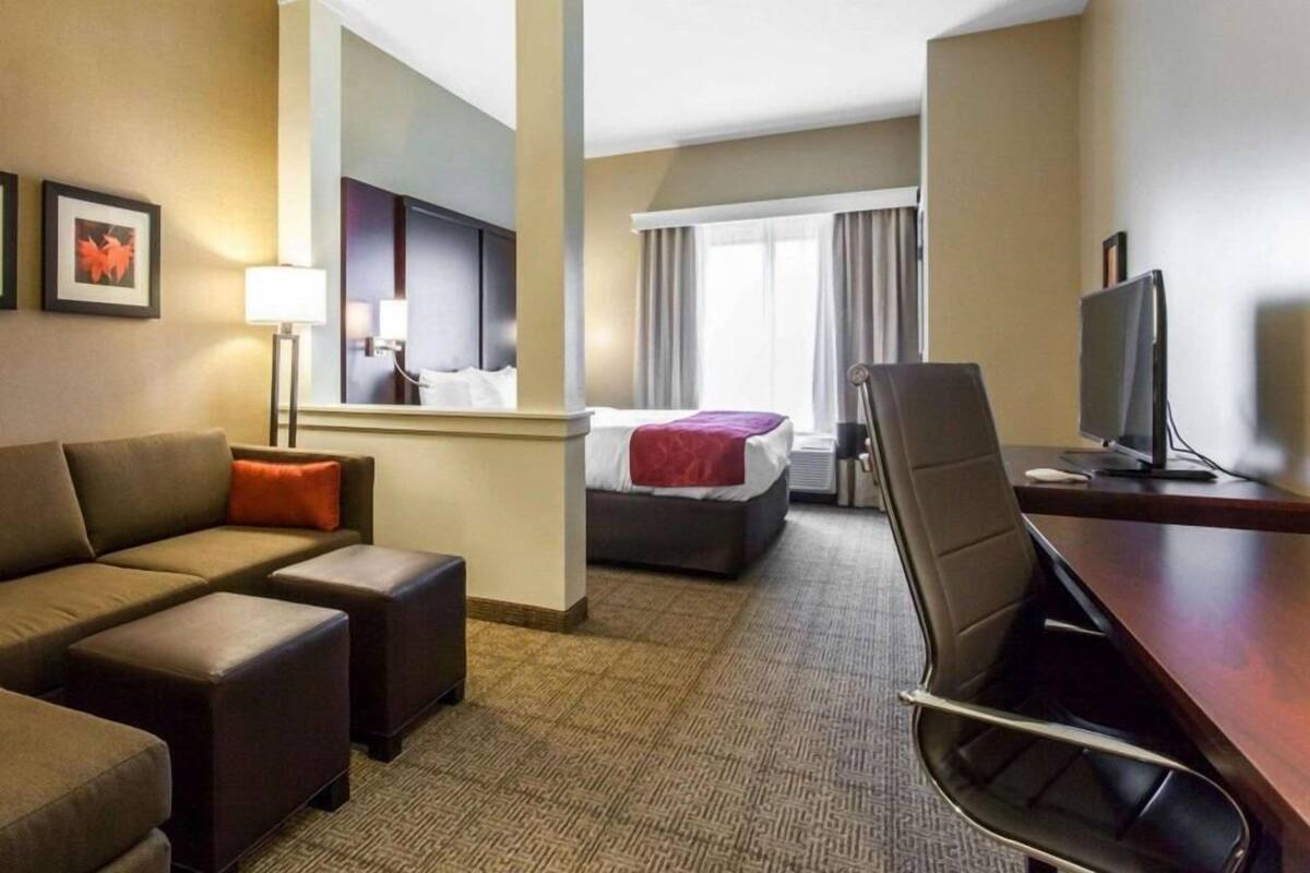 Bureau, fer et planche Ă repasser, accĂšs au Wi-Fi (inclus)