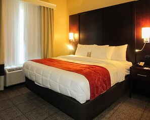 デスク、アイロン / アイロン台、WiFi (無料)、ベッドシーツ