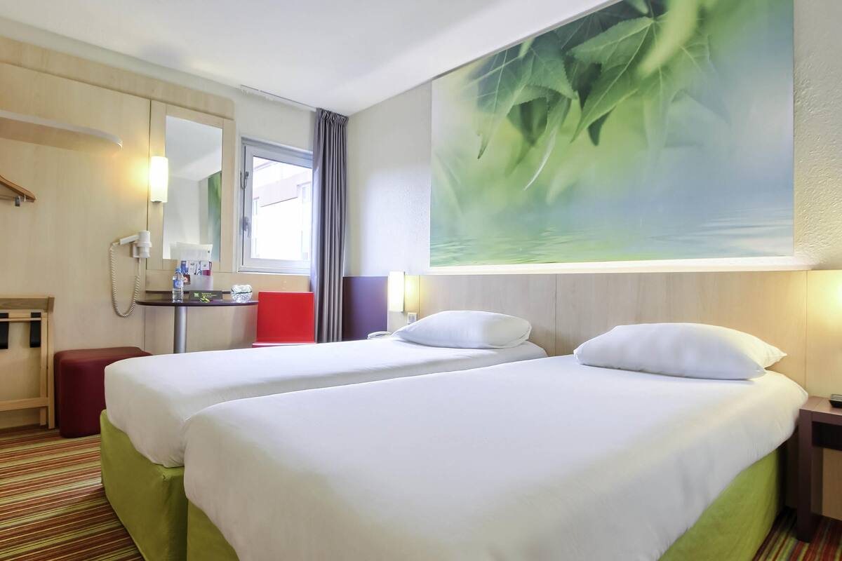Chambre Standard, 2 lits une place