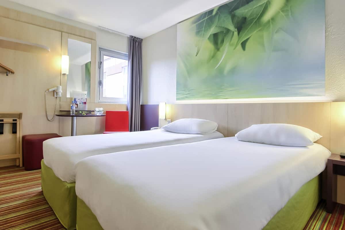 Standard Room, 2 Twin Beds | Desk, soundproofing, iron/ironing board, free cribs/infant beds