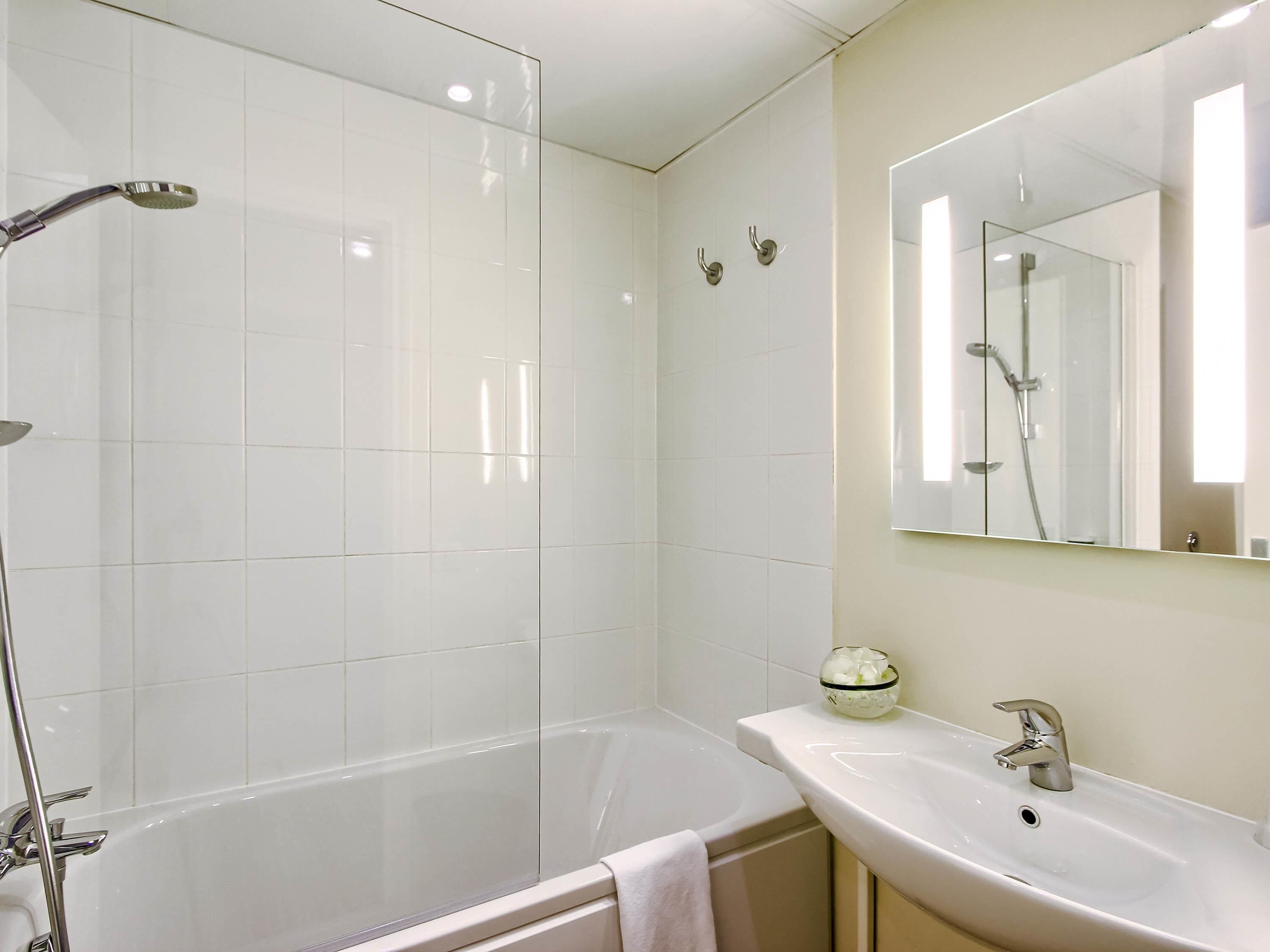 standard double room, 1 double bed | desk, soundproofing, iron/ironing board, free cots/infant beds