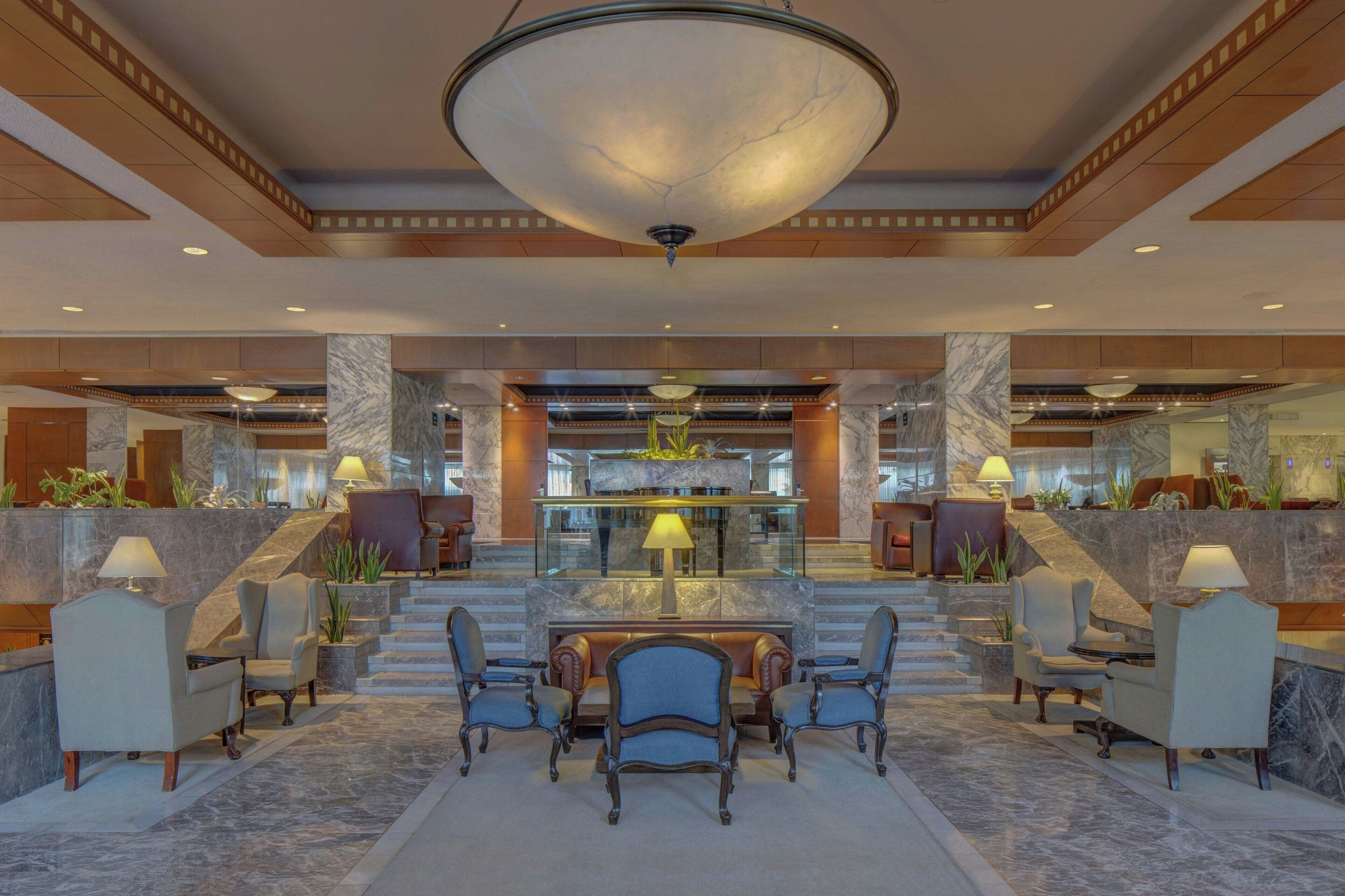 Lobby lounge