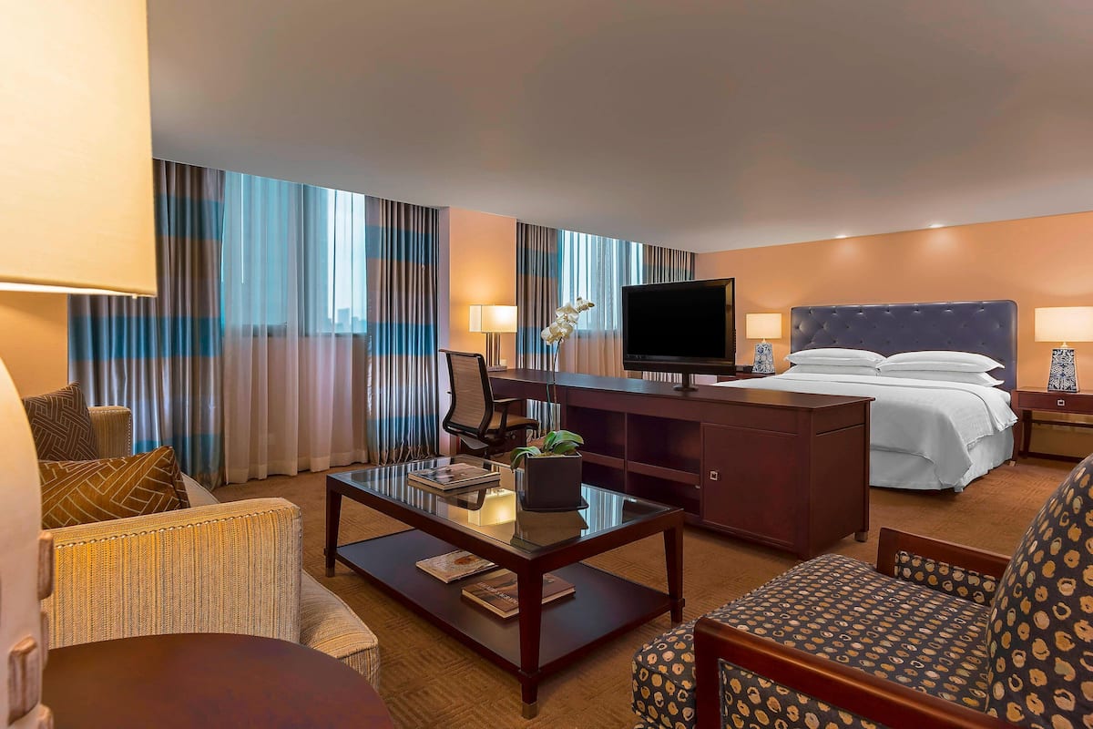 Premium bedding, minibar, in-room safe, desk