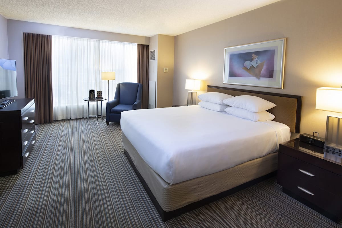 Premium bedding, in-room safe, desk, blackout drapes