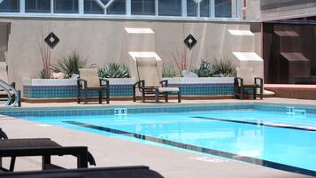 Outdoor pool, pool loungers