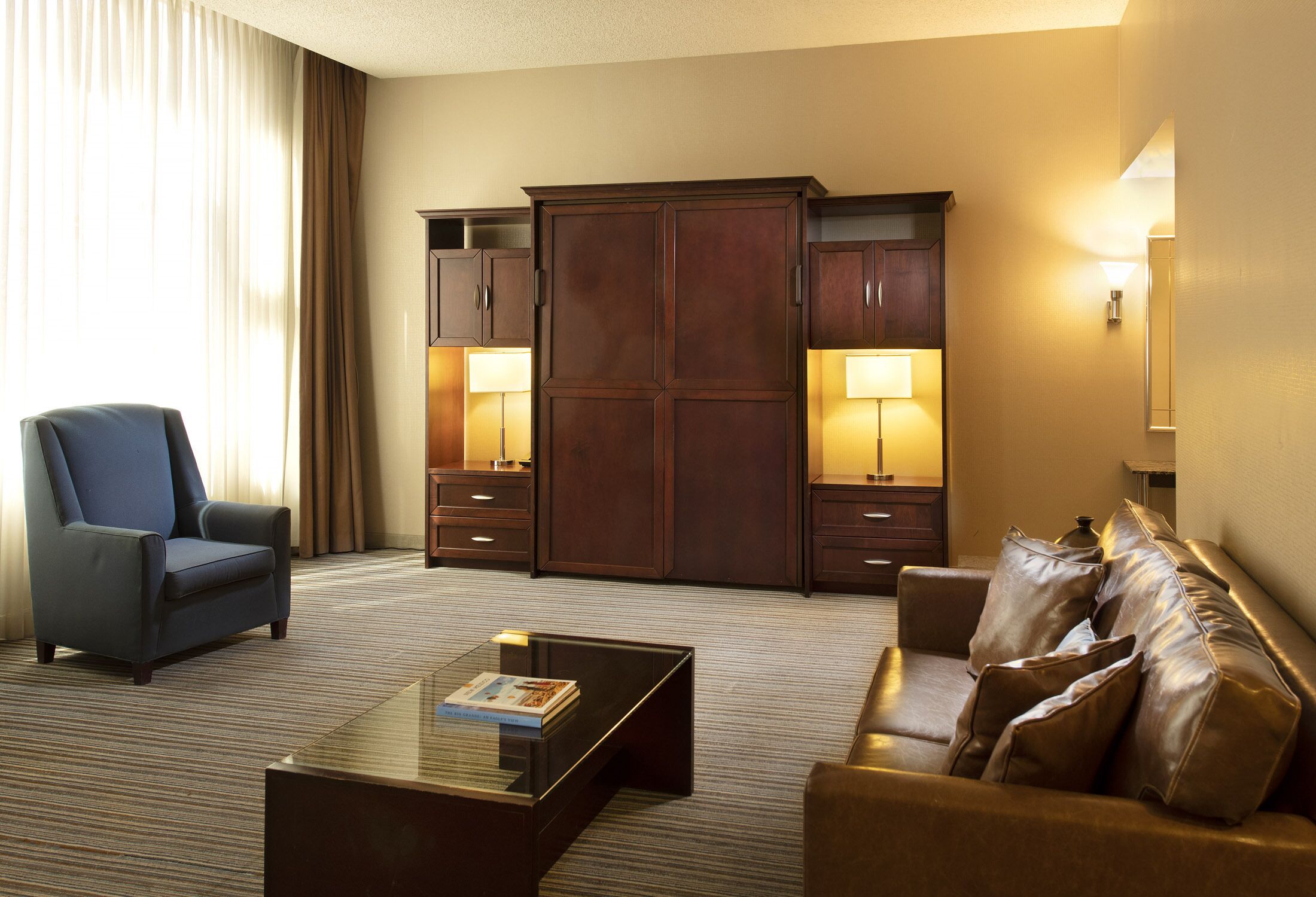 suite (the mayor) | living area | 43-inch flat-screen tv with cable channels, tv