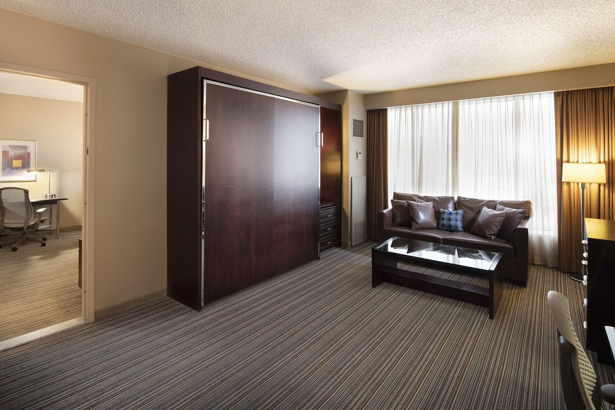 Suite (The Councilman) | Premium bedding, in-room safe, desk, blackout drapes