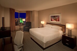 Premium bedding, in-room safe, desk, blackout curtains - The Clyde Hotel (Albuquerque)