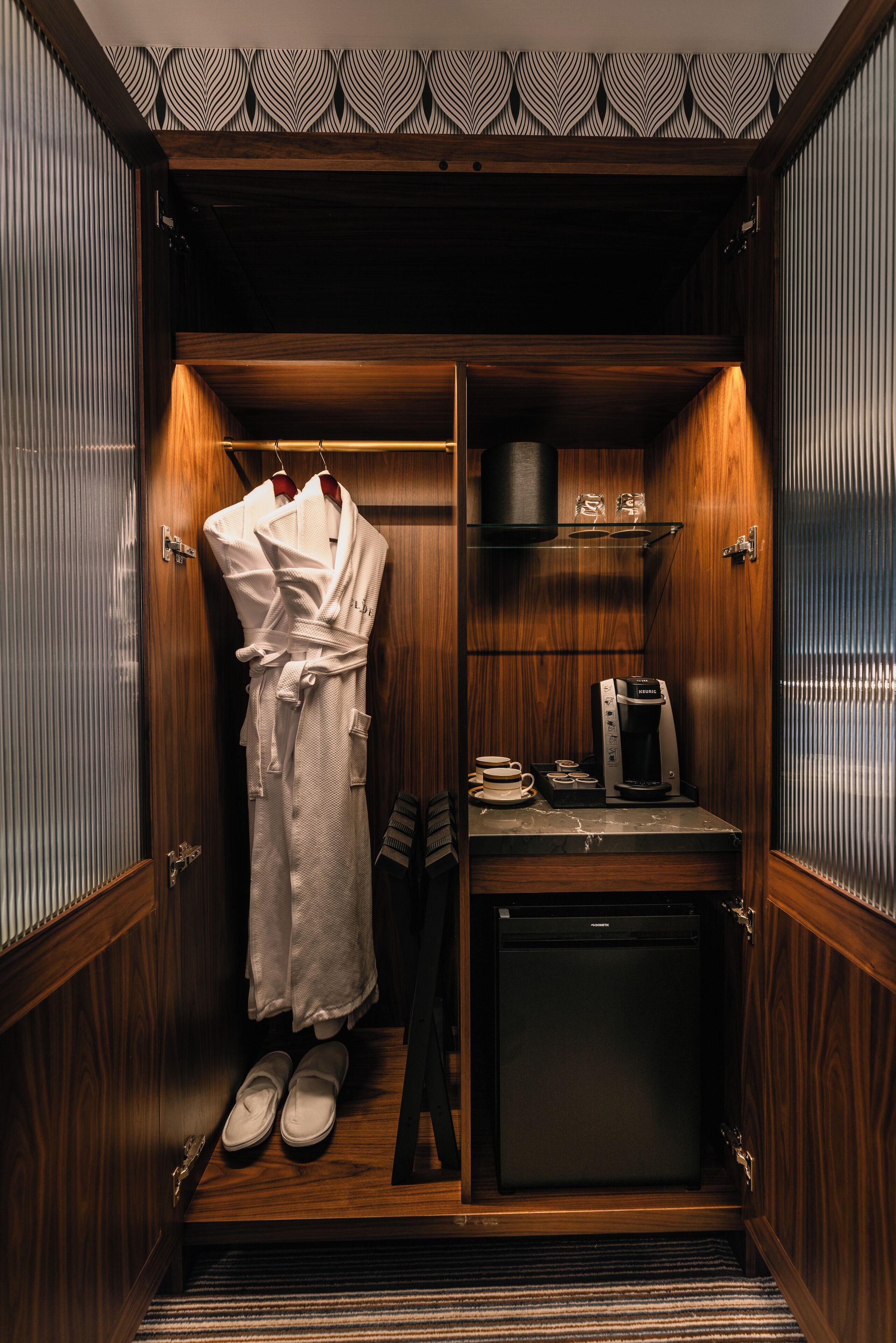 deluxe room, 1 king bed | bathroom | combined shower/bathtub, eco-friendly toiletries, hair dryer, towels