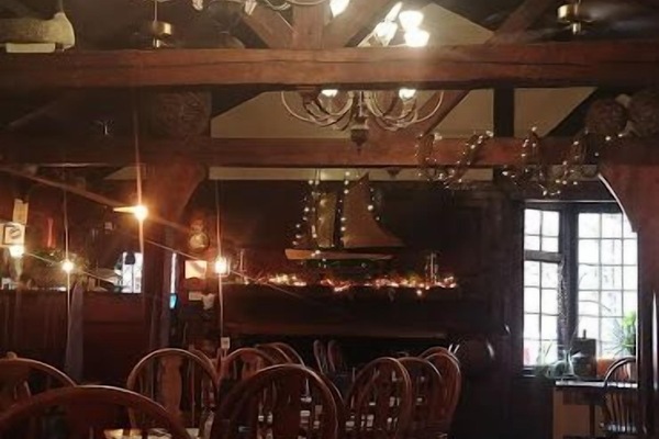 Lunch, dinner, brunch served; seafood, garden views