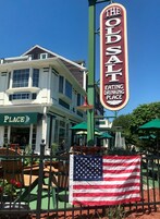 Lunch, dinner, brunch served; seafood, garden views 