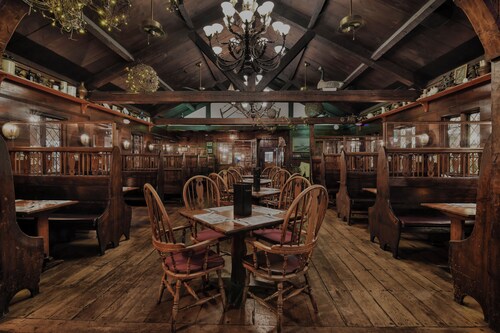 Lamie's Inn and The Old Salt Restaurant