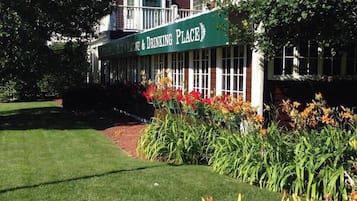 Premium bedding, pillowtop beds, individually furnished, desk