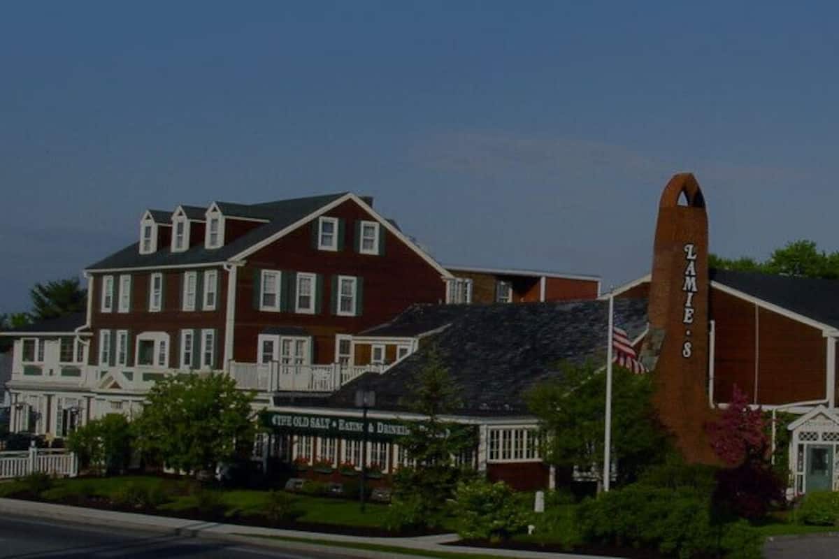 Premium bedding, pillow-top beds, individually furnished, desk