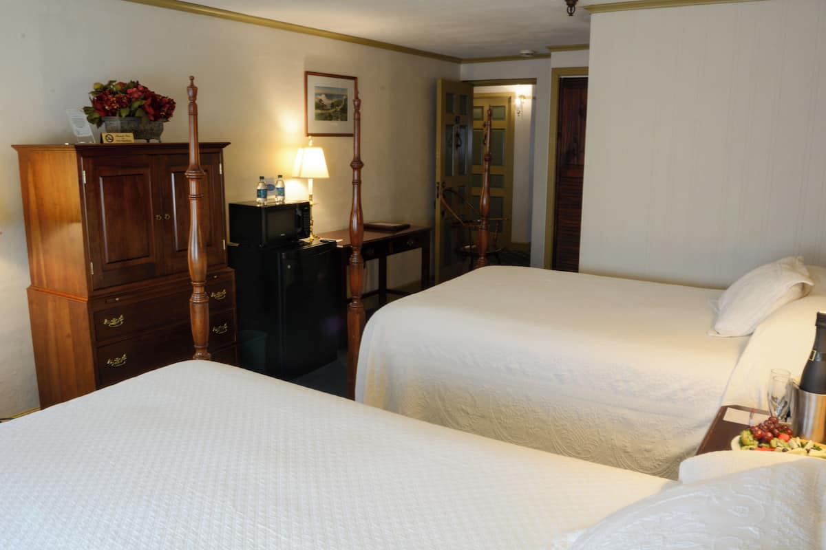 Standard Room, 2 Double Beds