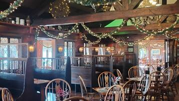 Lunch, dinner, brunch served; seafood, garden views