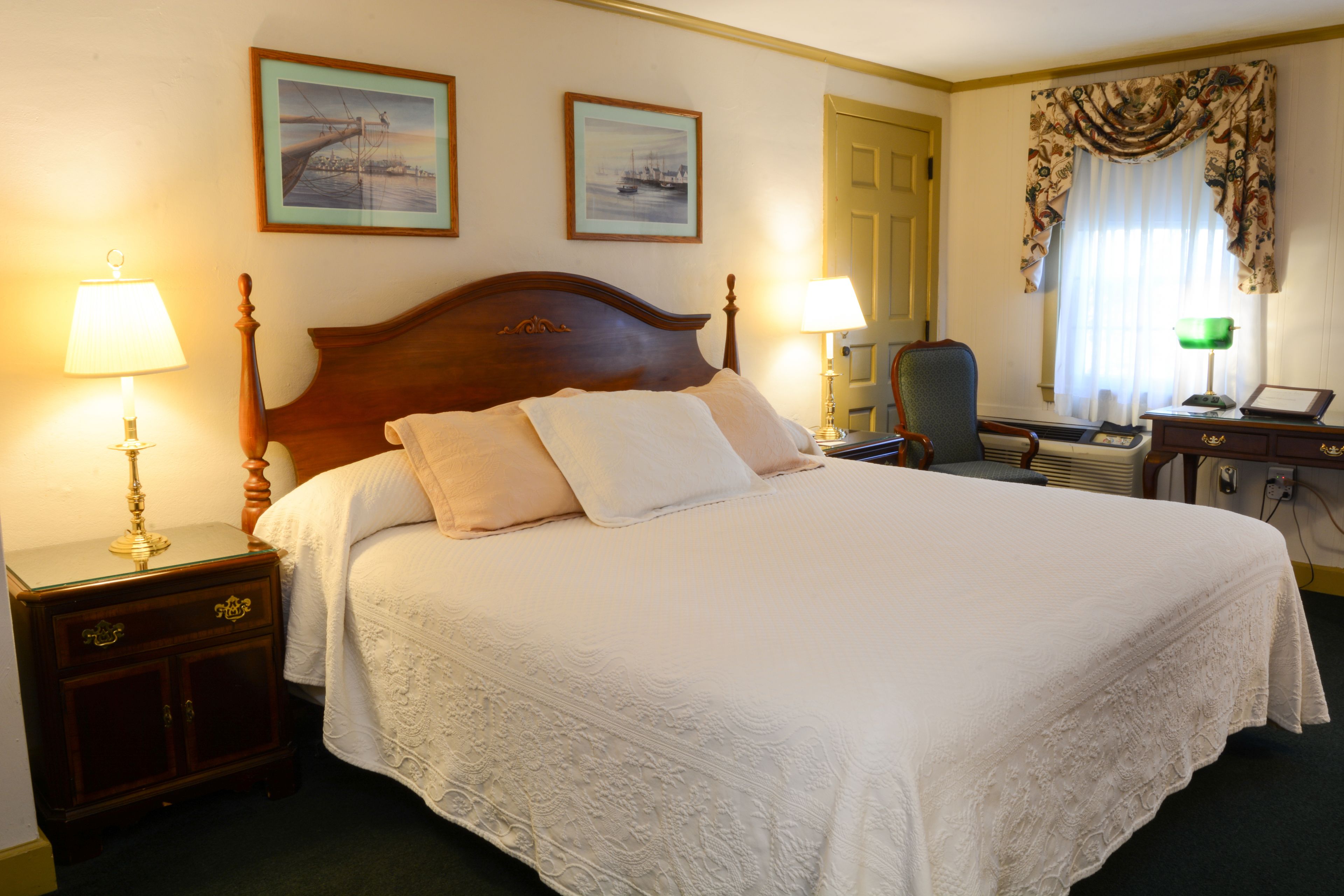 Standard Room, 1 King Bed | Premium bedding, pillowtop beds, individually furnished, desk