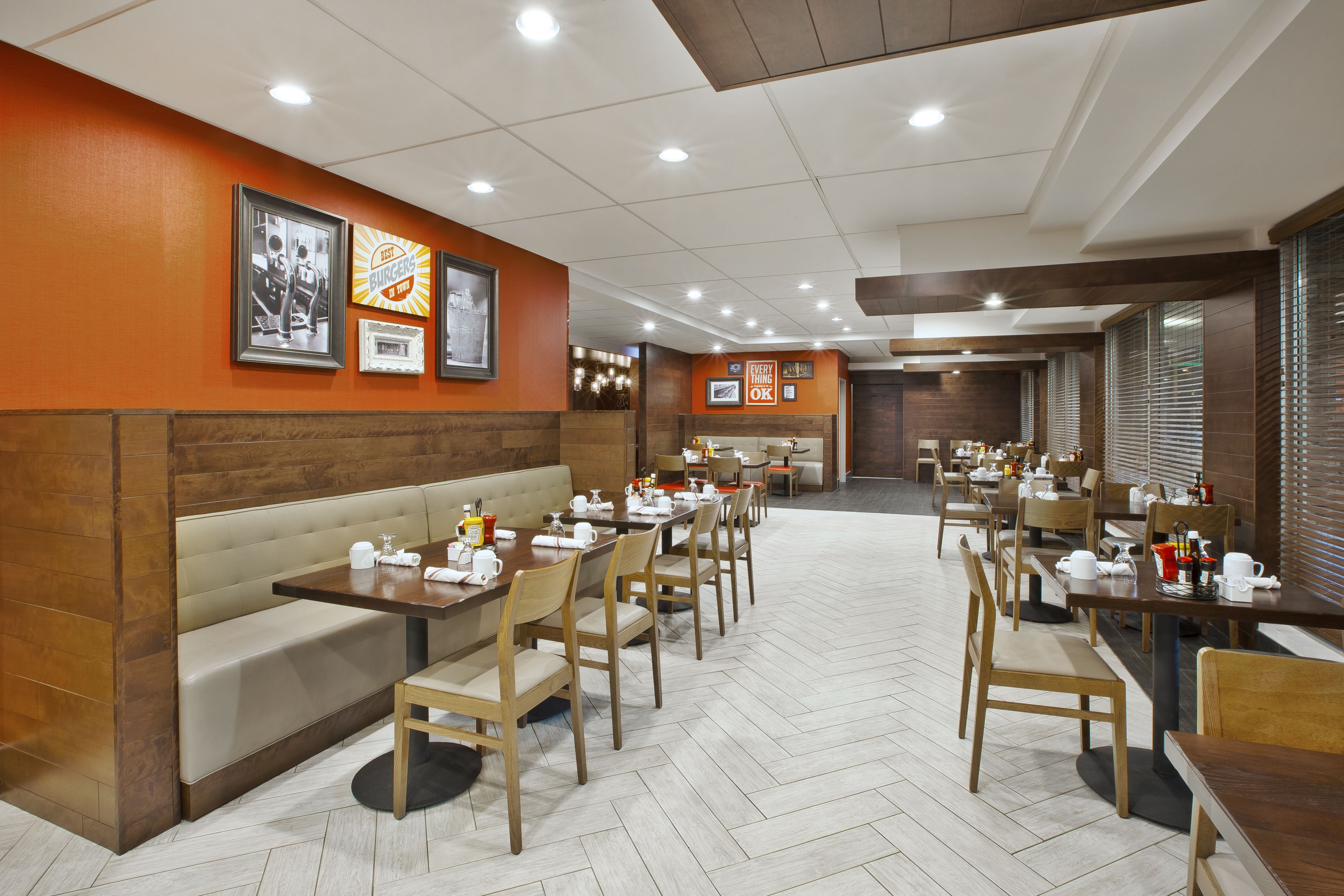 朝食 (オーダー形式)、毎日提供 (有料)