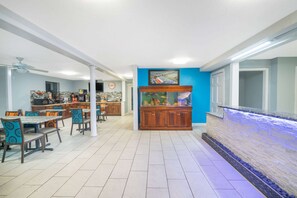 Lobby - Howard Johnson by Wyndham Aiken (Aiken)