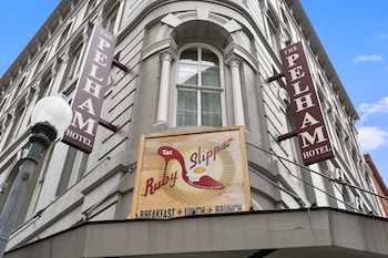 Breakfast, lunch and brunch served at The Pelham Hotel