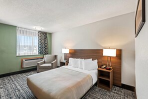 Schreibtisch, Bügeleisen/Bügelbrett, Babybetten, Zustellbetten