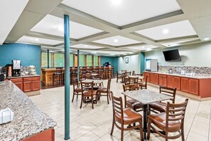 Tägliches inbegriffenes Frühstück zum Mitnehmen