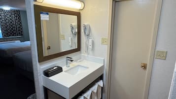 免费洗浴用品、吹风机、毛巾、肥皂