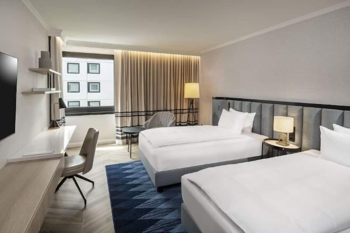 1 bedroom, hypo-allergenic bedding, minibar, in-room safe