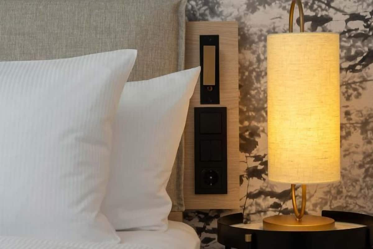 1 bedroom, hypo-allergenic bedding, minibar, in-room safe