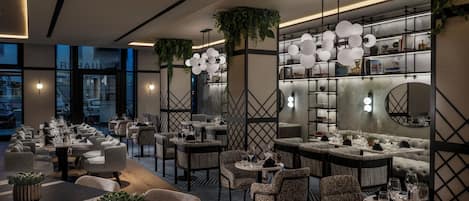 Hypo-allergenic bedding, minibar, in-room safe, desk