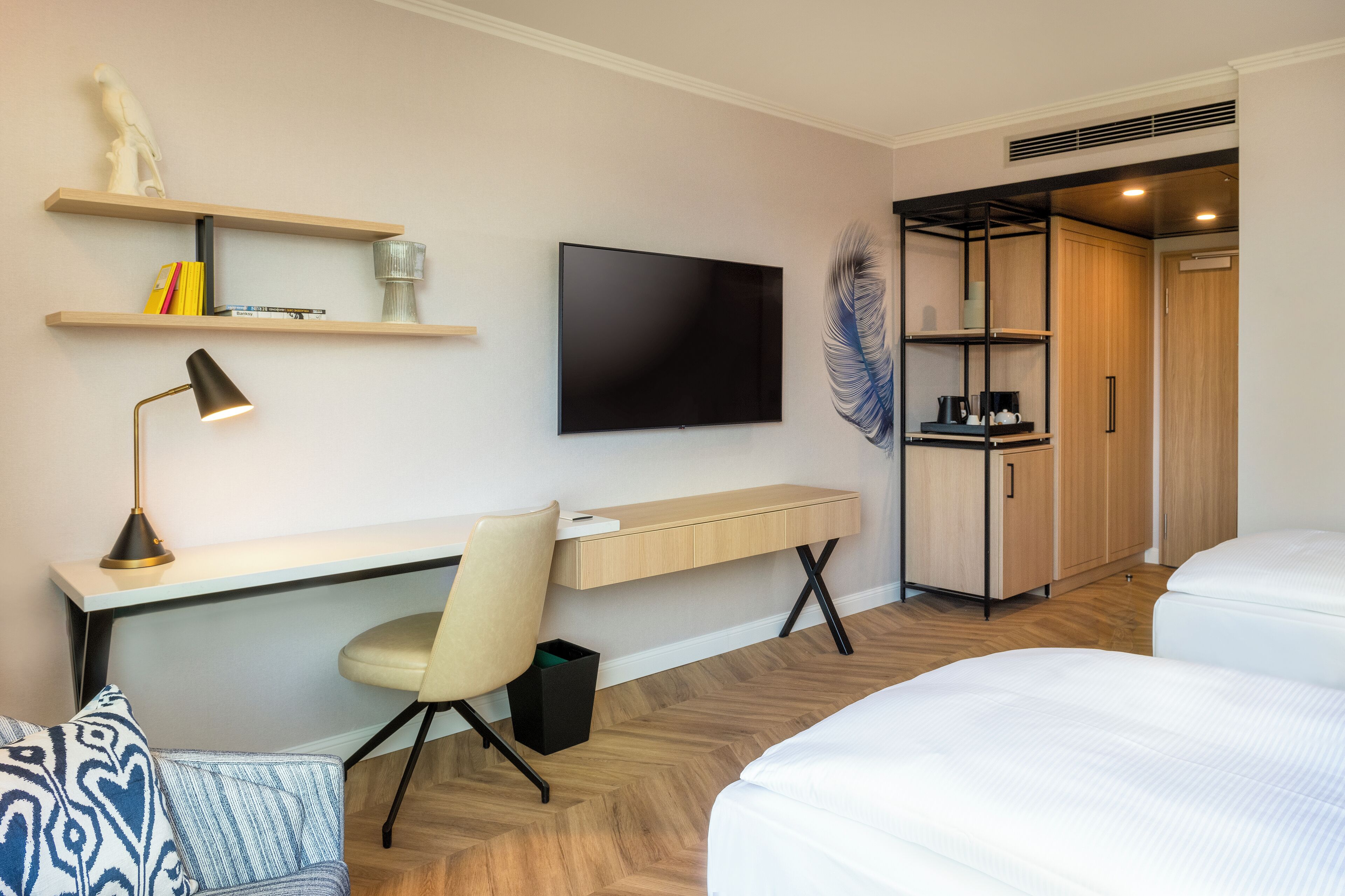 Executive Room, 2 Twin Beds | Hypo-allergenic bedding available, minibar, in-room safe, desk