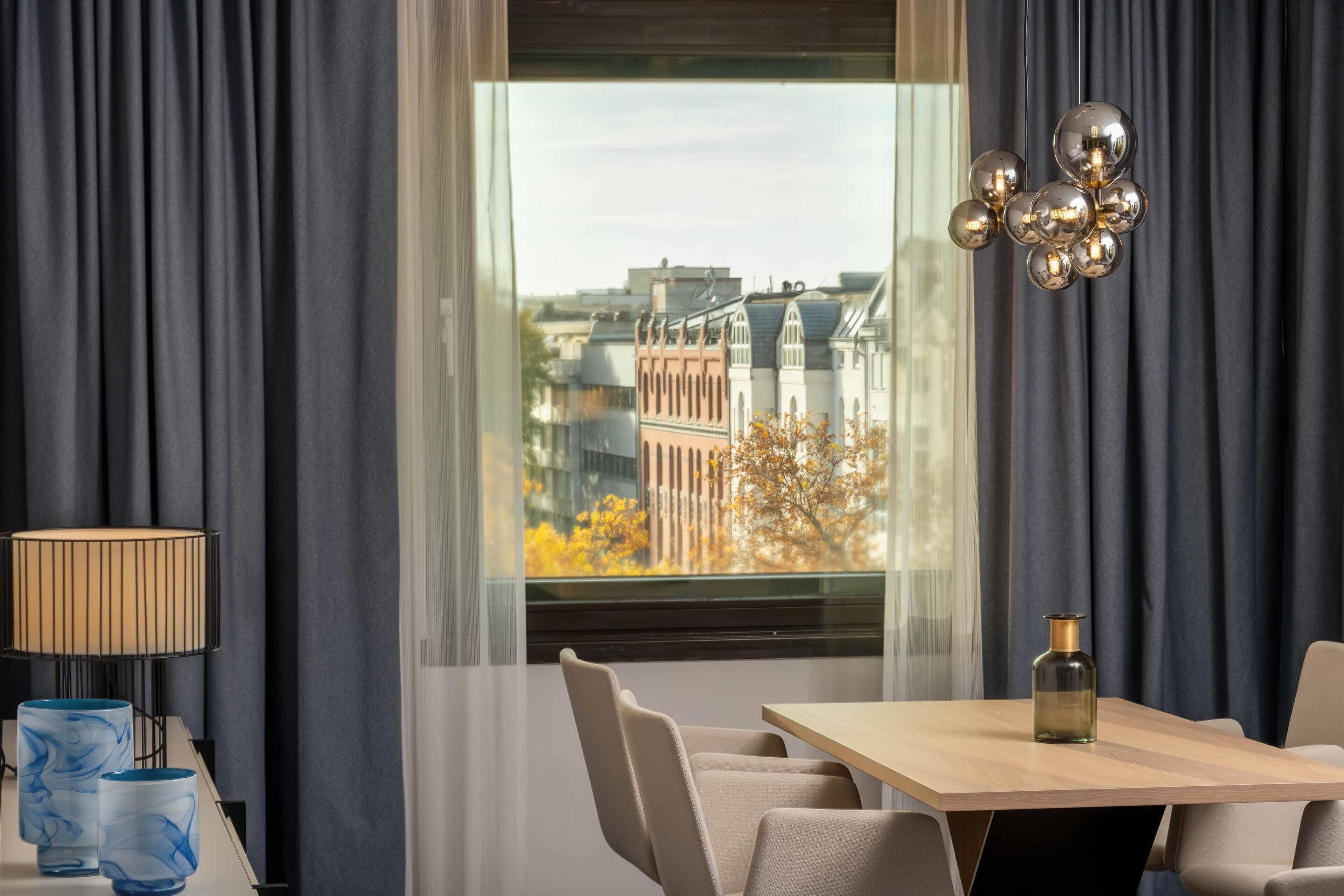 Suite, 1 cama King size (Diplomat Suite) | Ropa de cama hipoalergénica y minibar 