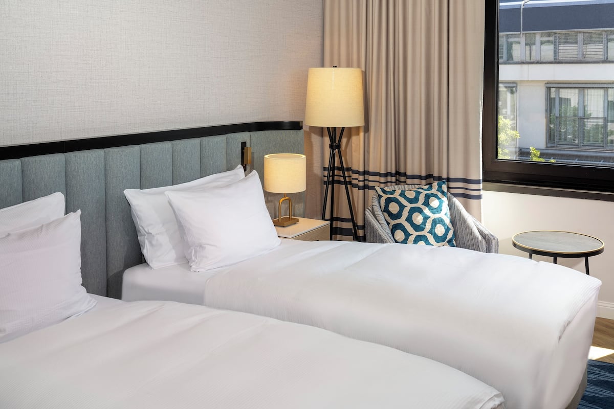 1 bedroom, hypo-allergenic bedding, minibar, in-room safe