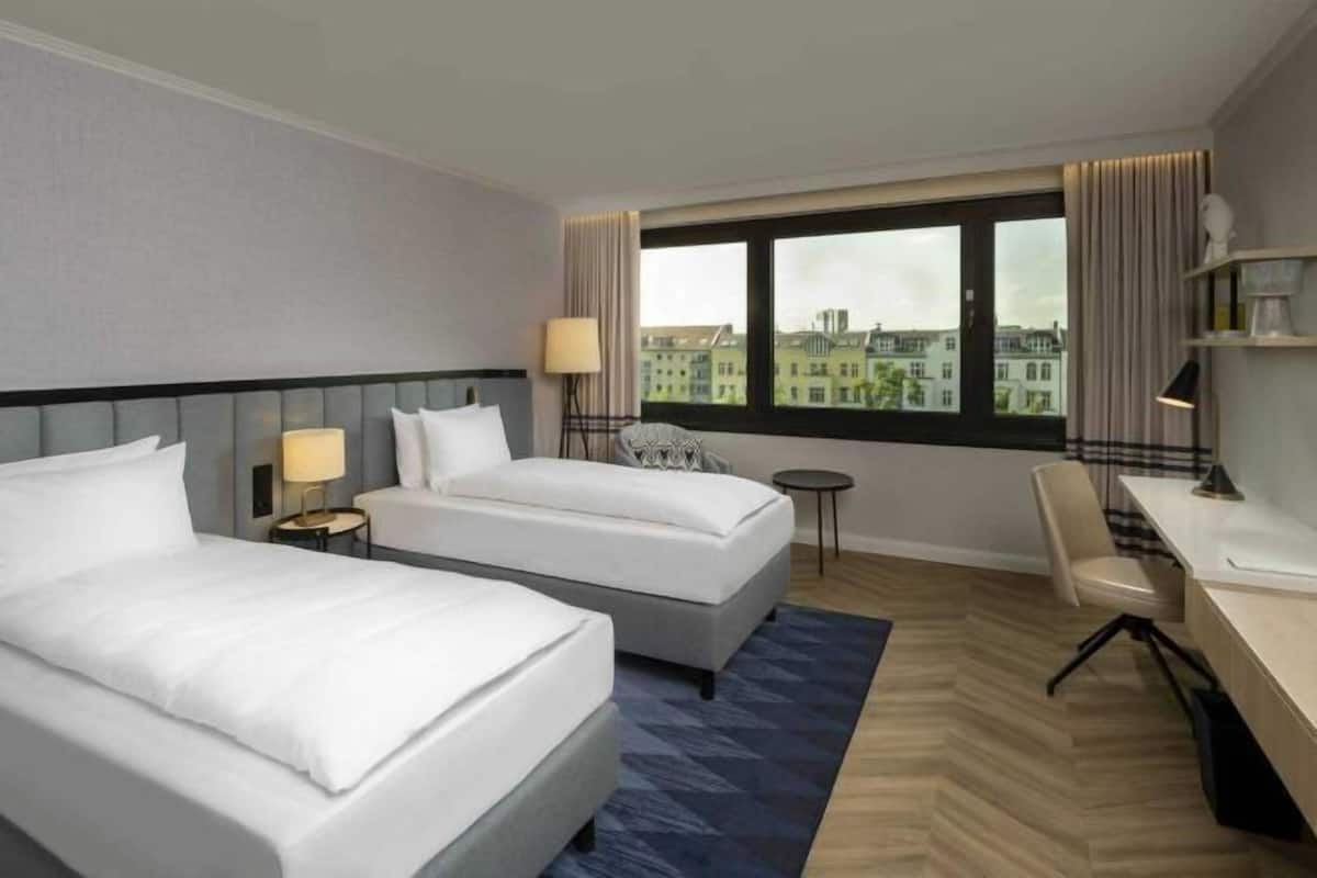 1 bedroom, hypo-allergenic bedding, minibar, in-room safe