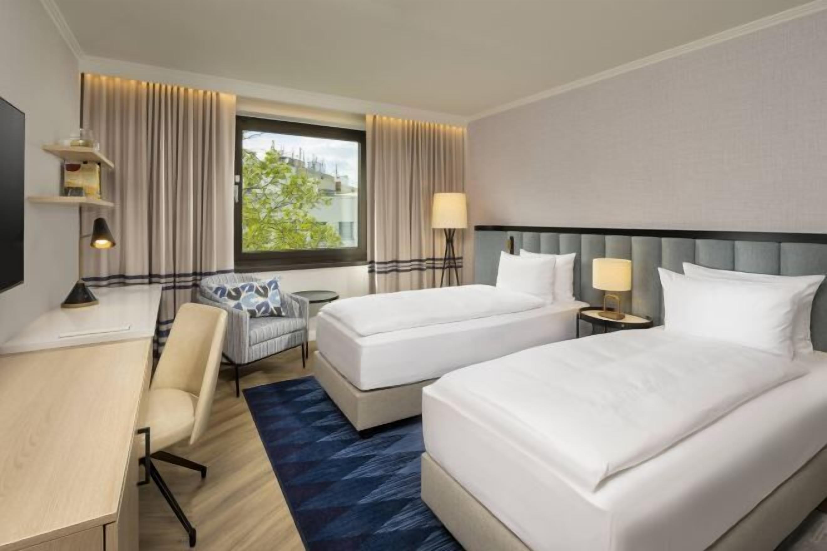 Hypo-allergenic bedding, minibar, in-room safe, desk