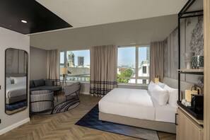 Junior Suite, 1 King Bed | Hypo-allergenic bedding, minibar, in-room safe, desk