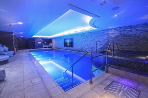 Sauna, steam room, body treatments, aromatherapy, body wraps