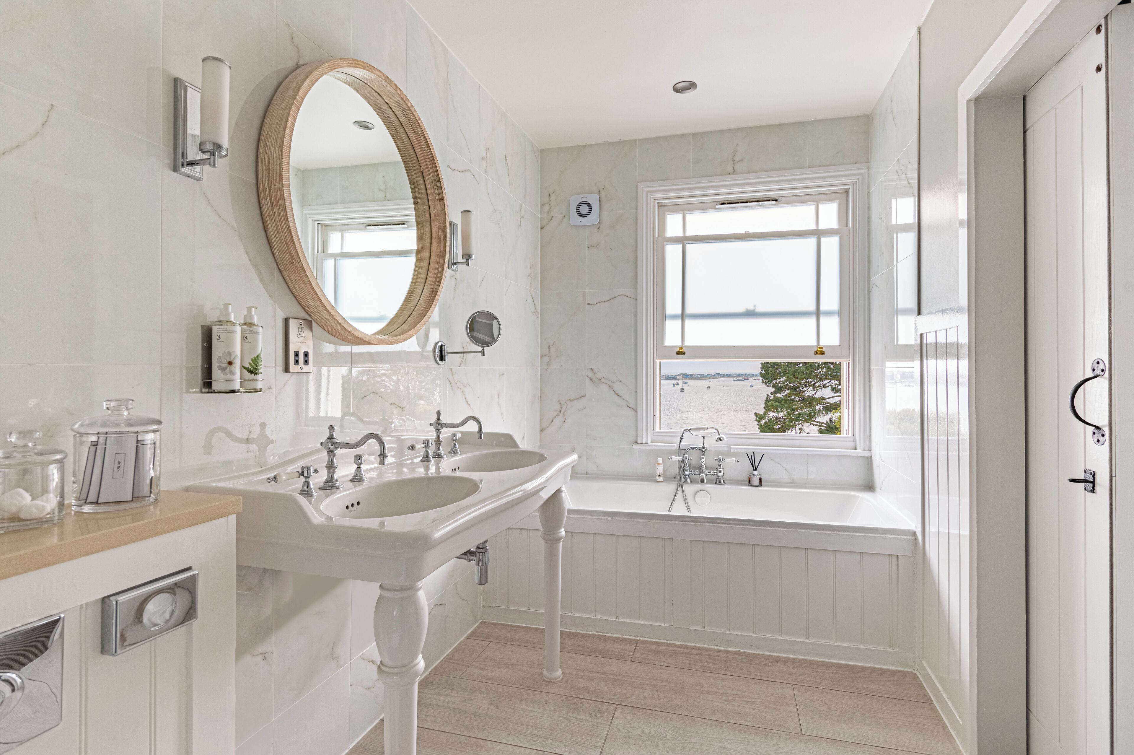 deluxe double room, harbour view | bathroom | designer toiletries, hair dryer, bathrobes, slippers