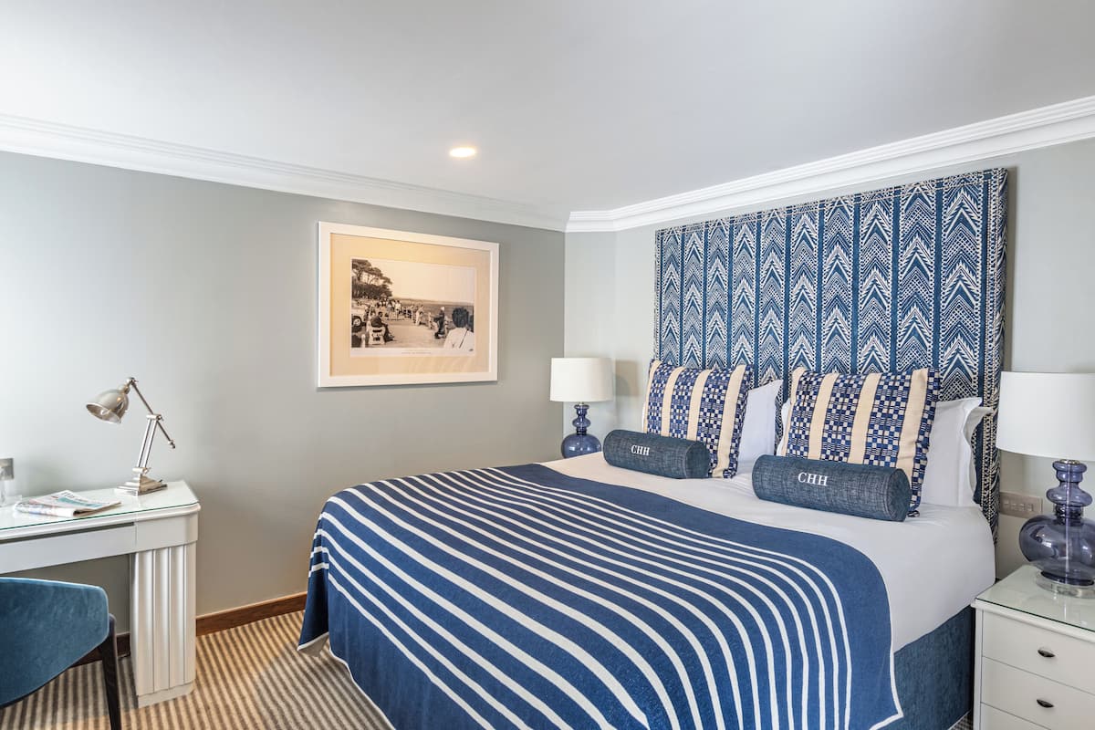 Snug Inland Room