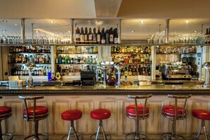 Bar (en la propiedad)