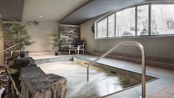 Una piscina techada